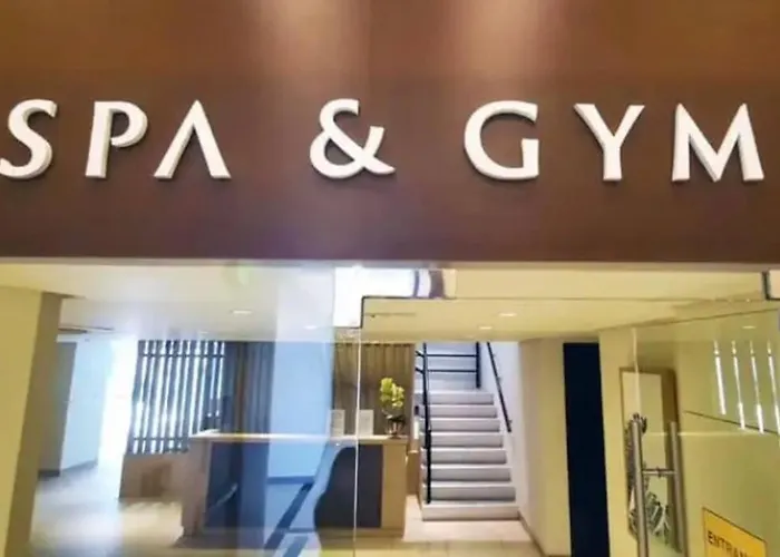 Free Parking With Balcony And View At Uptown Parksuites Bgc Apartment Manila