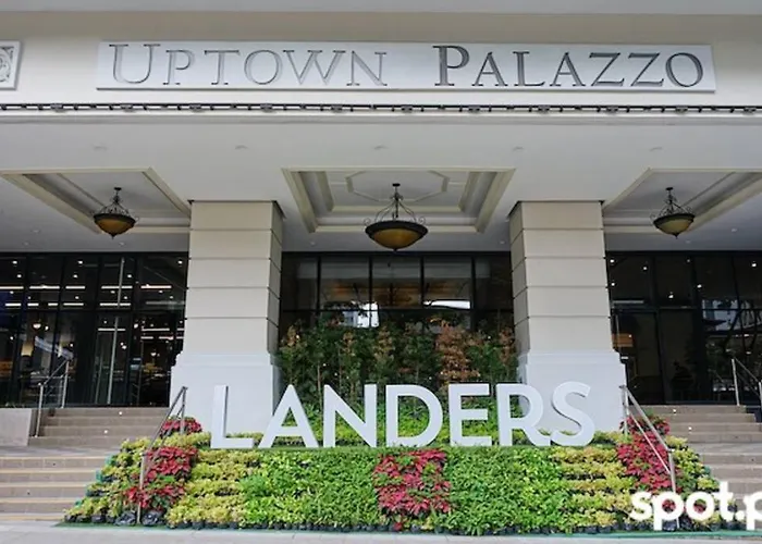 Free Parking With Balcony And View At Uptown Parksuites Bgc
