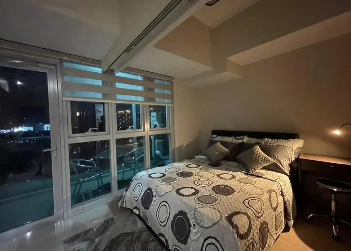 Free Parking With Balcony And View At Uptown Parksuites Bgc Manila
