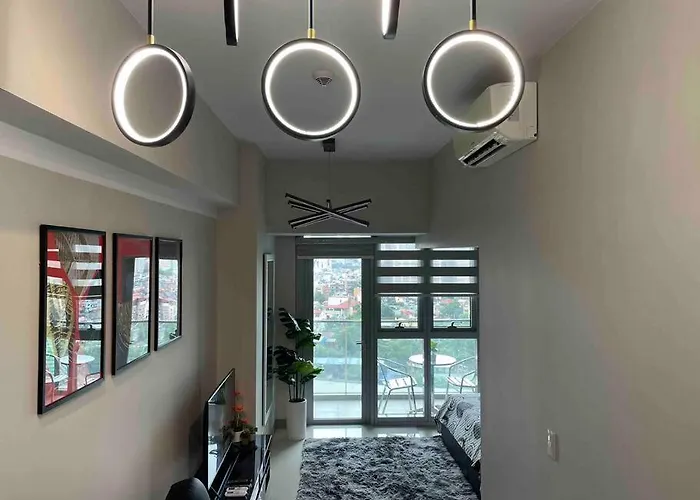 Free Parking With Balcony And View At Uptown Parksuites Bgc Apartment *